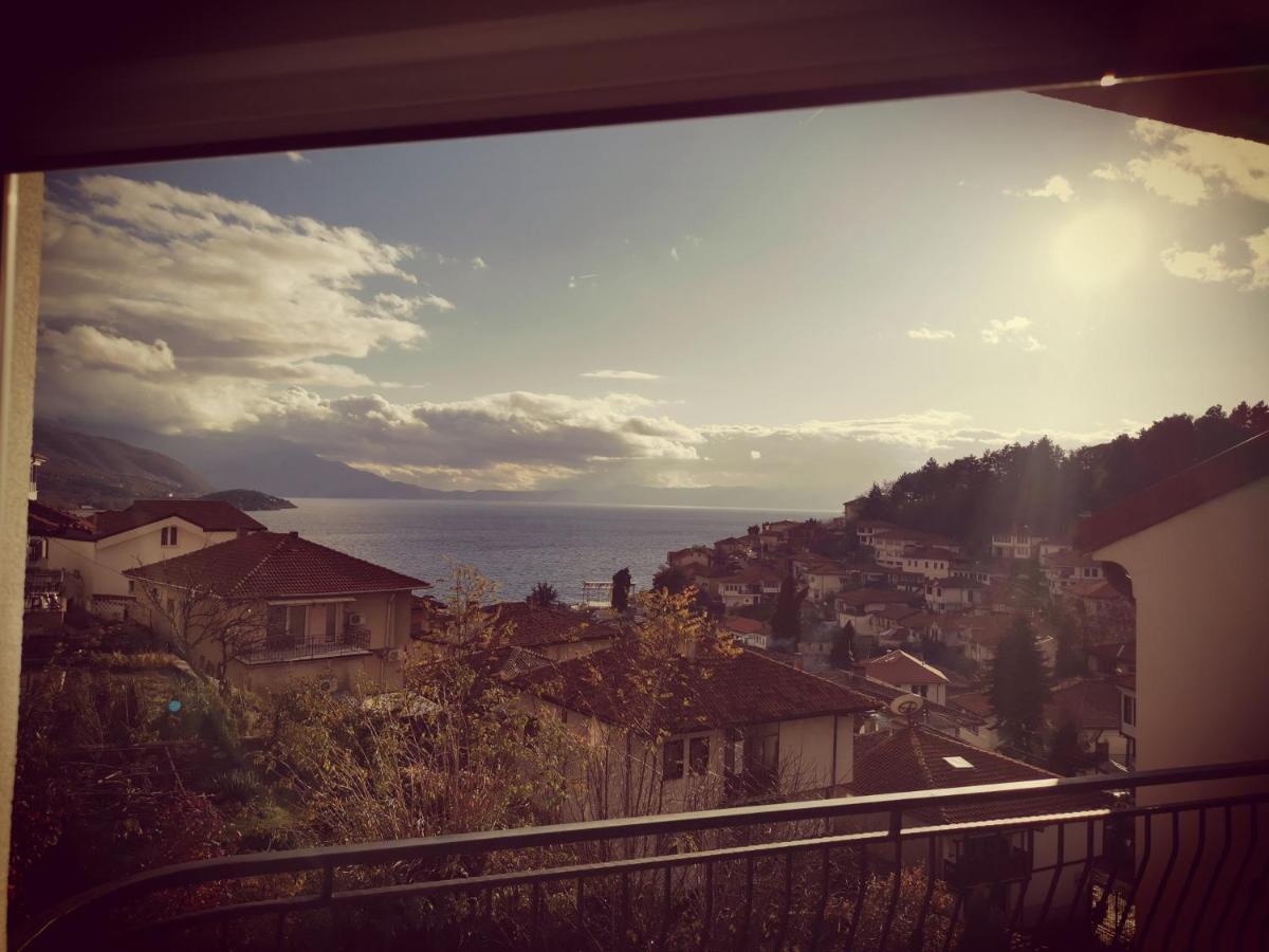 Lake View Apartment Ohrid Luaran gambar